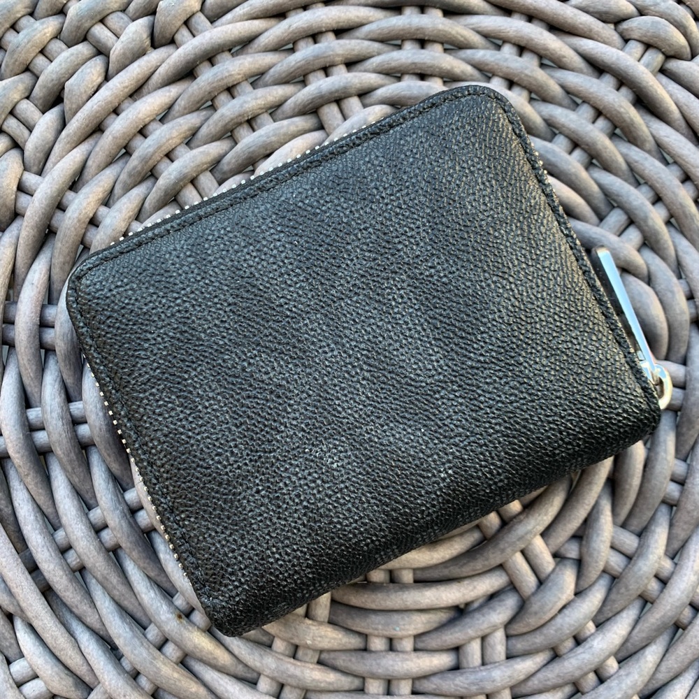 SOLD Michael Kors Square Wallet Black - Picture 2 of 8
